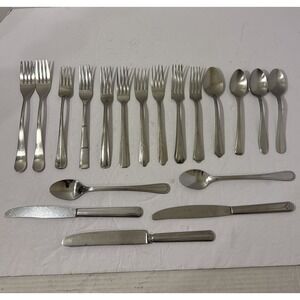 Lot of 19 Assorted Flatware-6 Spoons‎ 10 Forks & 3 Knifes-Mixed Lot